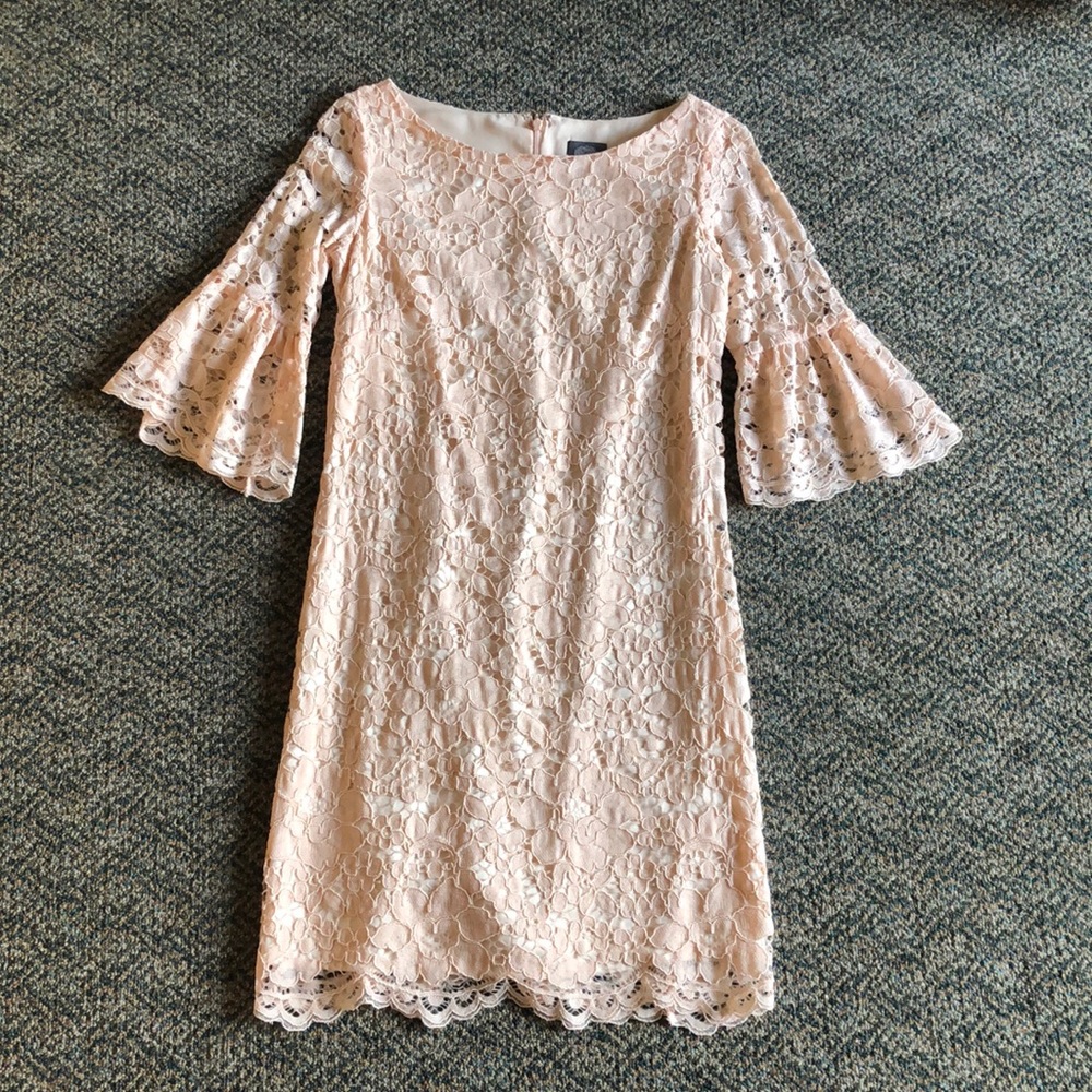 Vince Camuto lace dress size 2